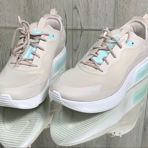 Nike Air Max Dia Shoes Ore Tan/Teal
NWT - Picture 5 of 8